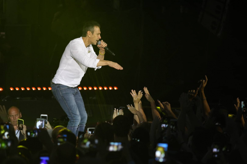 Зрелища вместо хлеба: как на концертах в Киеве агитировали накануне выборов в Раду