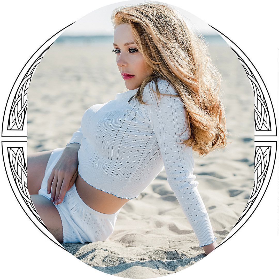 Попа как у Ким: Тина Кароль соблазнила сеть роскошным &quot;видом сзади&quot;