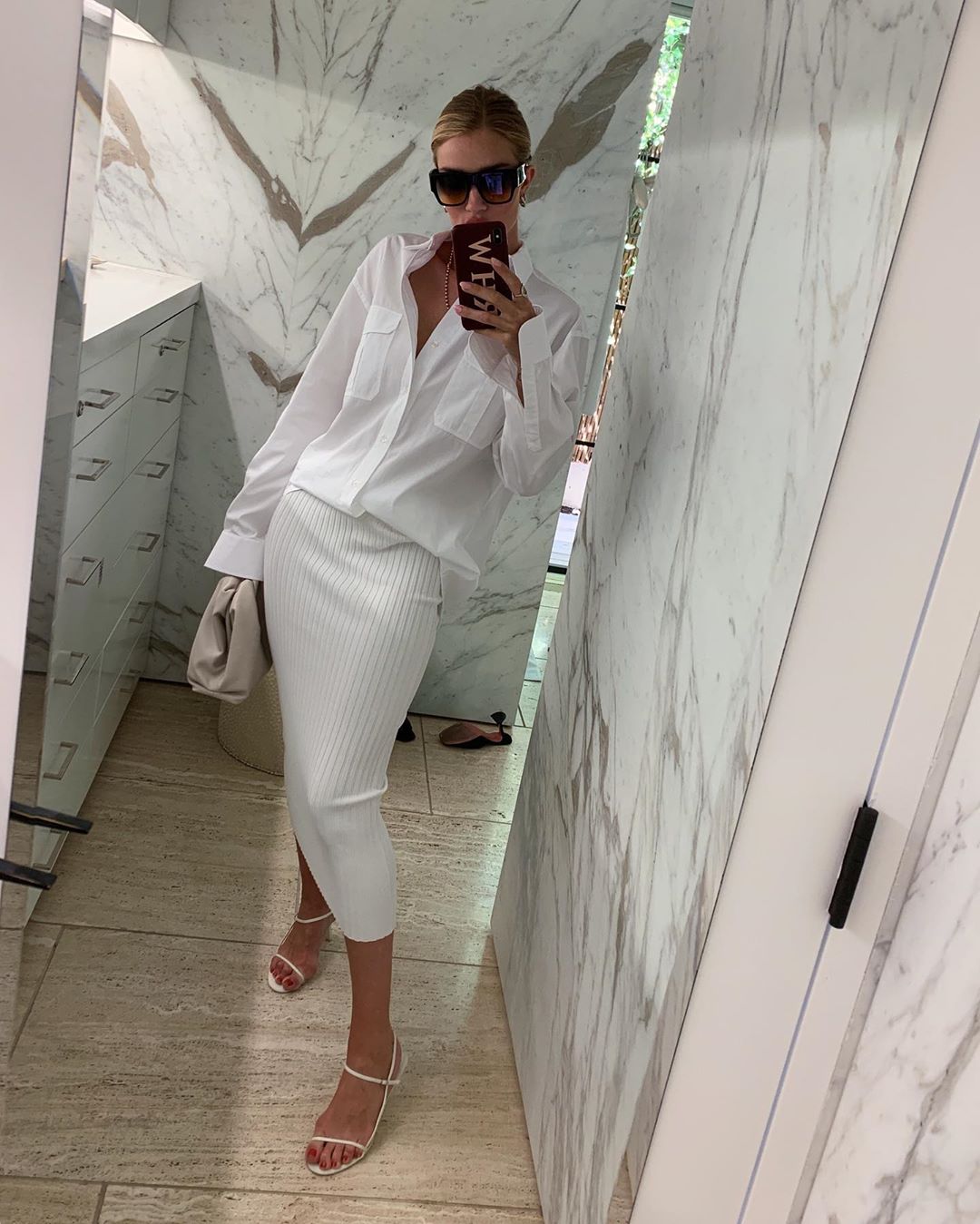 Уроки стилю: Роузі Хантінгтон-Уайтлі показала, як носити трендові речі сезону