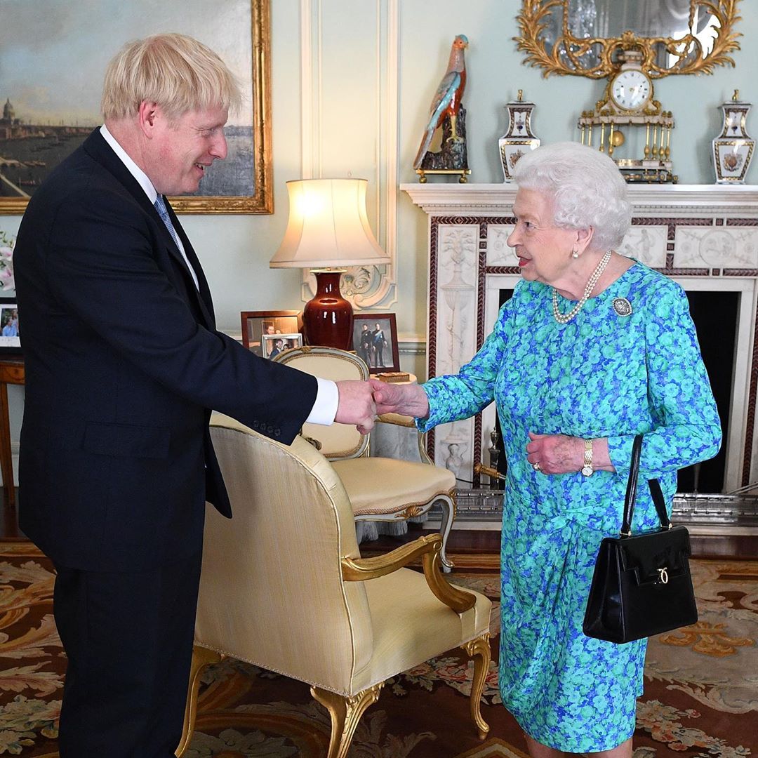 Елизавета II забавно &quot;потроллила&quot; американских туристов