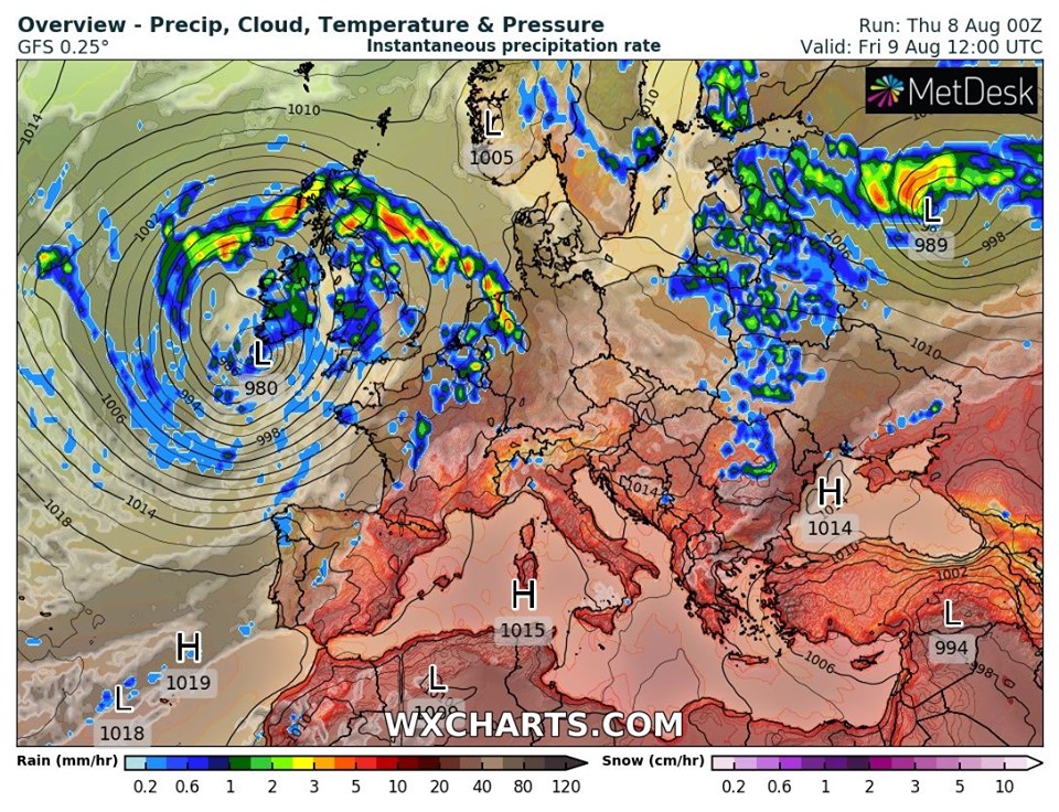 Завтра Україну накриють спека та дощі