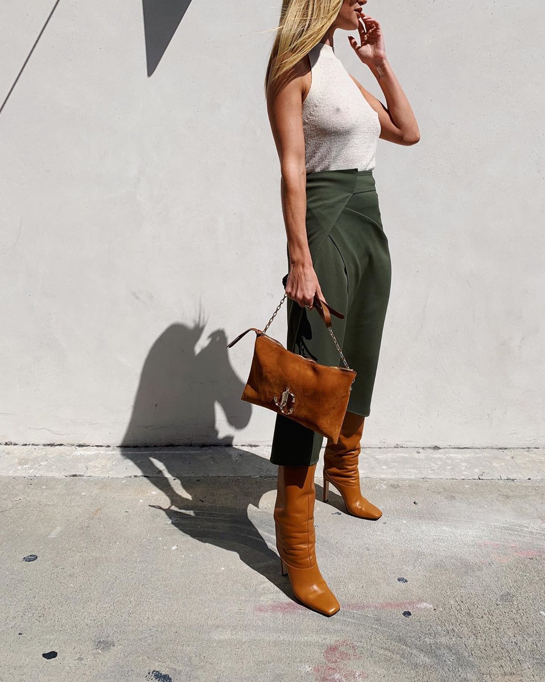 Формуємо осінній гардероб: Роузі Хантигтон-Уайтлі демонструє улюблені речі сезону