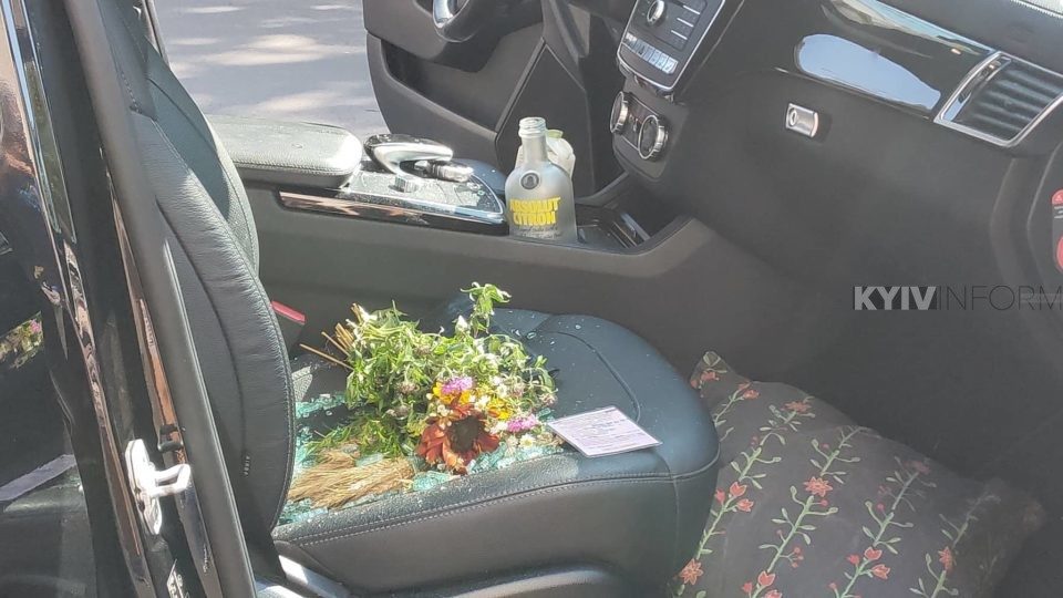 В Киеве остановили мертвецки пьяного водителя с российскими номерами: он даже не проснулся