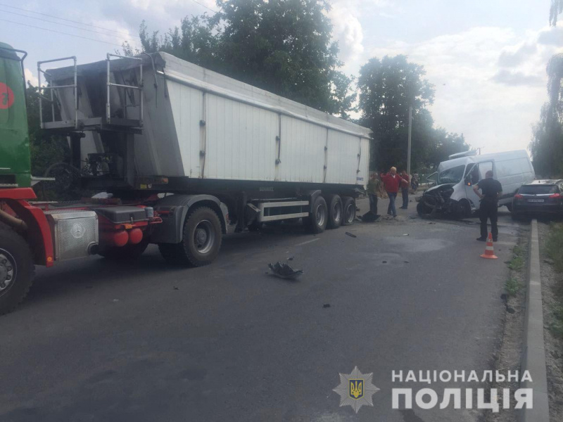 В Ровненской области столкнулись четыре автомобиля, есть пострадавшие