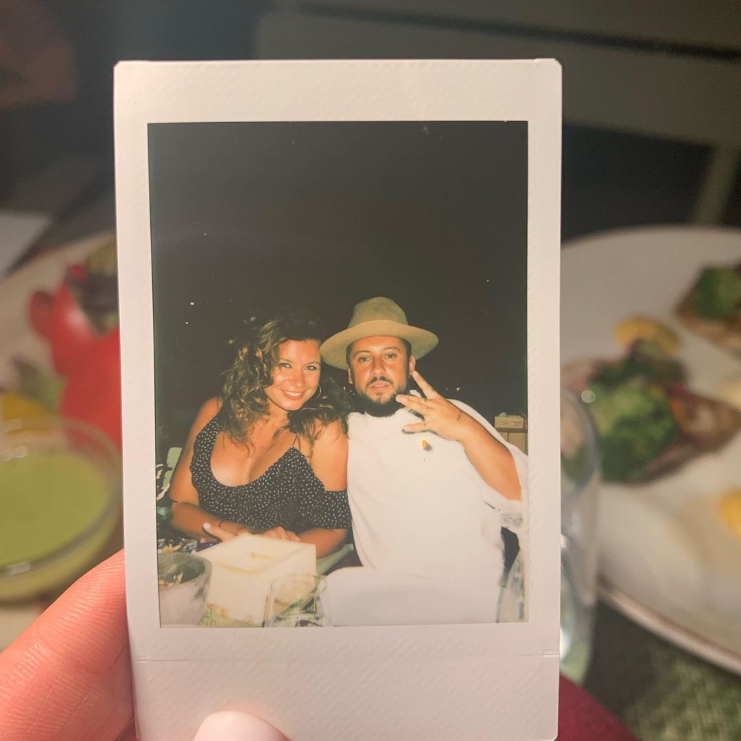 "Люблю тебя и море": жена MONATIK'а очаровала сеть фото с сыночками