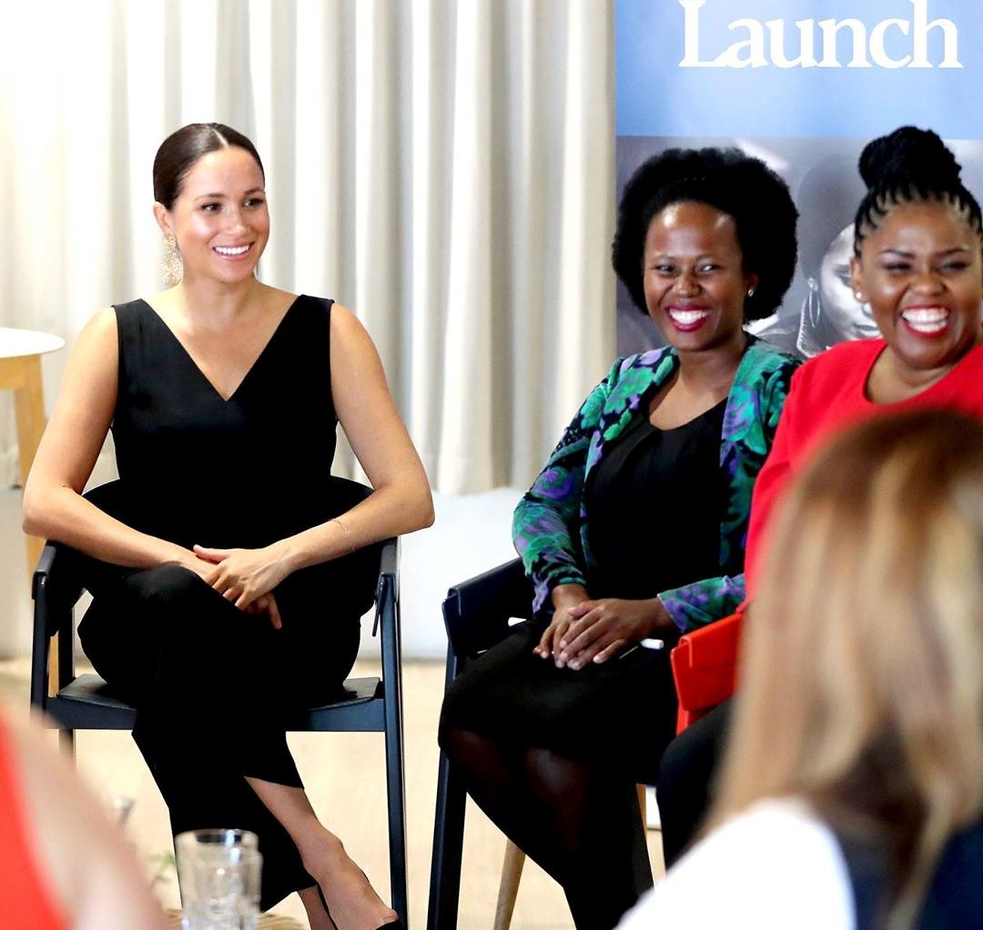 Настоящая принцесса: топ-3 самых удачных образа Меган Маркл во время тура по Южной Африке