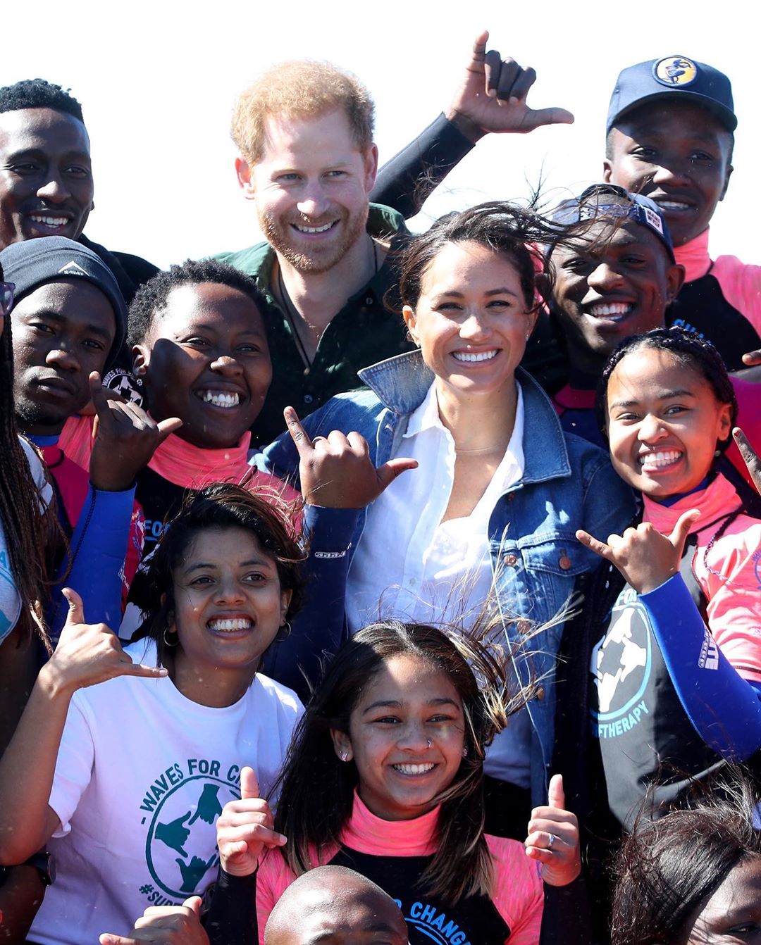 Сама скромность: Меган Маркл в сдержанном образе посетила старейшую крепость в Кейптауне