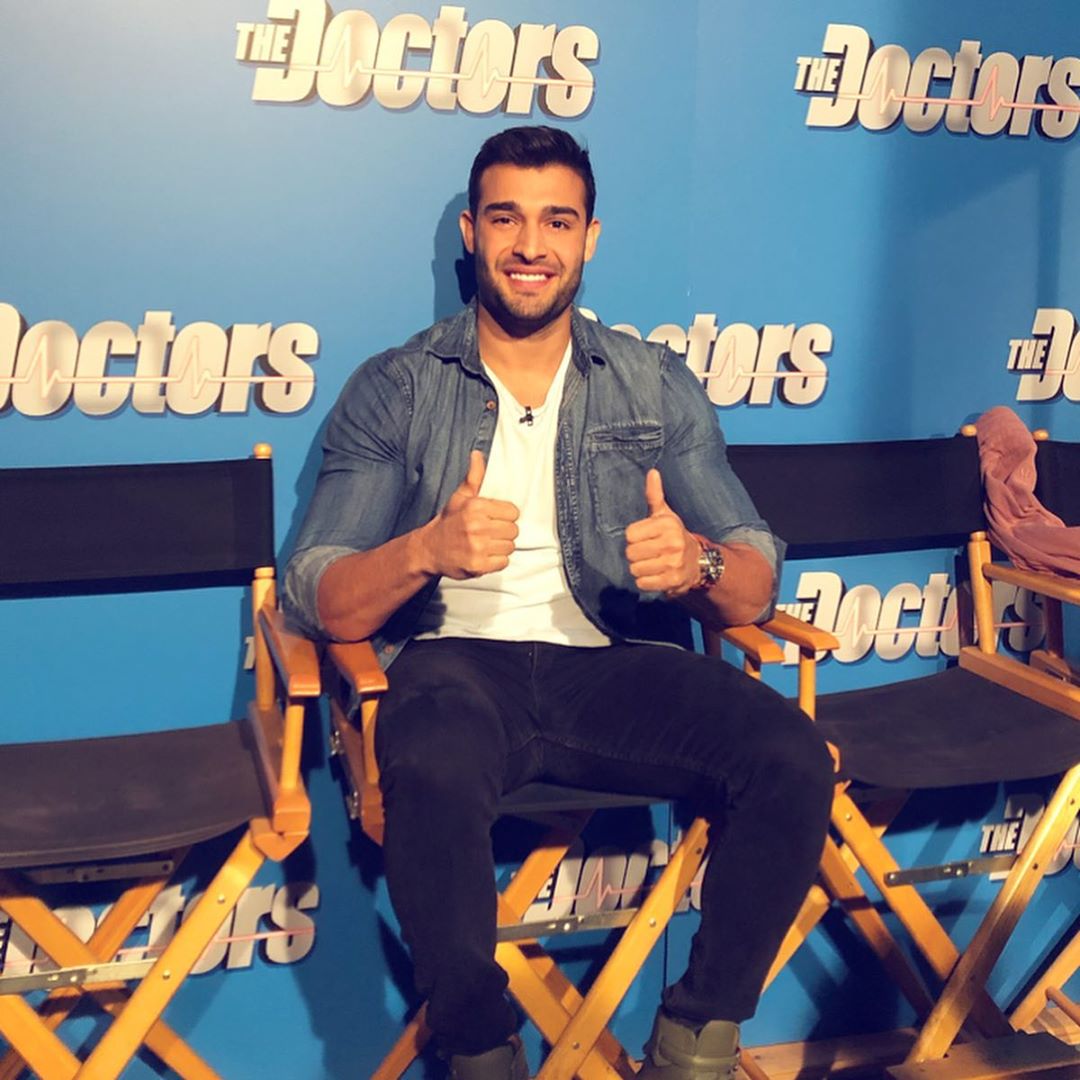 Напівгола біля басейну: Брітні Спірс похвалилася ідеальною фігурою в пікантному бікіні