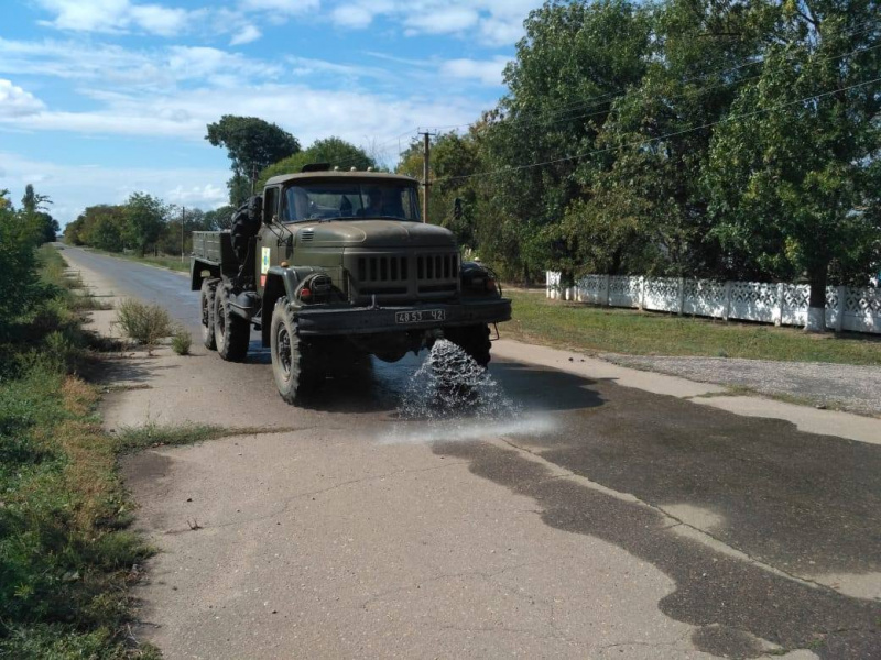 Выбросы &quot;Крымского титана&quot;: в Херсонской области очистили 220 км дорог