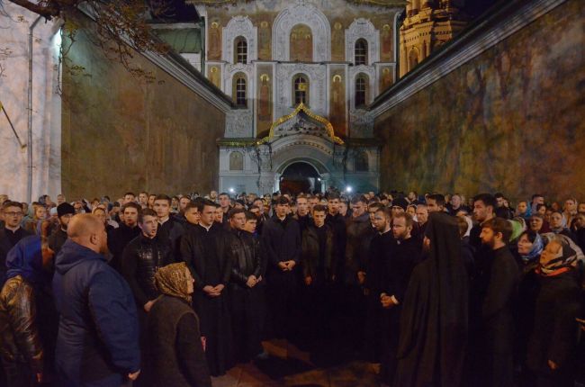 Покров без крови: как правые отметили день УПА и не пошли штурмовать Лавру