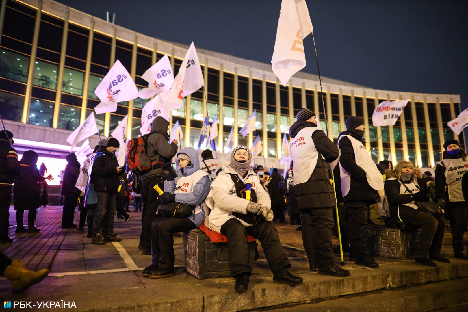 &quot;Квартал 95&quot; снимает новогоднее шоу в окружении Нацгвардии: при чем тут ФОПы