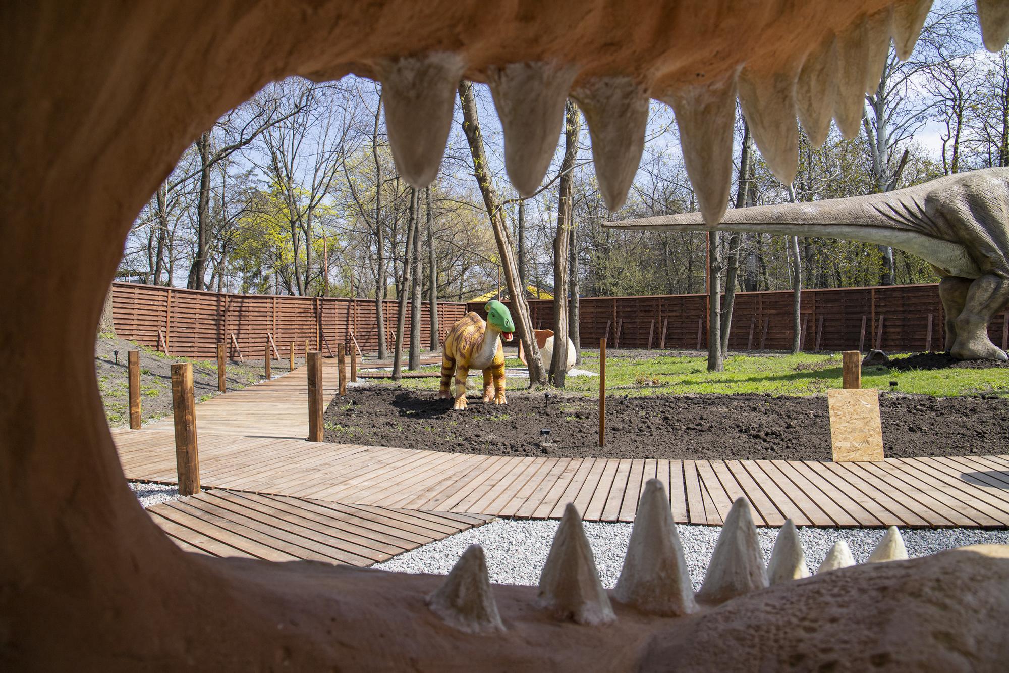 У Києві з'явиться найбільший парк з динозаврами в Україні: названа дата відкриття