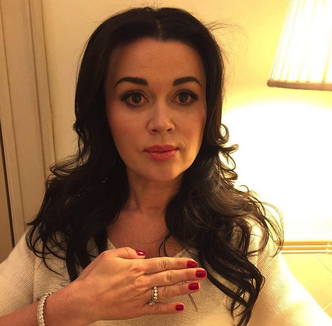 Заворотнюк частично парализована: врачи опасаются проводить операцию