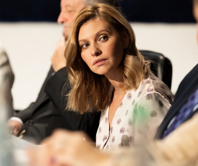 Ідеальна перша леді: Олена Зеленська захопила новим образом в ніжних тонах