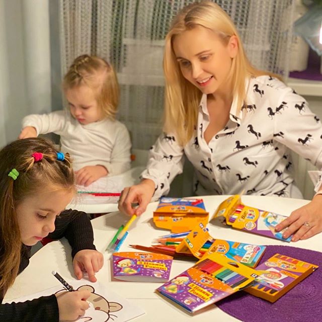 Ребрик показала, как поздравила дочек с Днем святого Николая (фото)