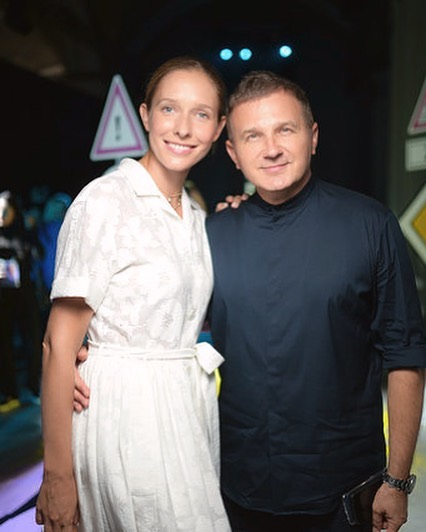 Вышли в люди: стильные Осадчая и Горбунов засветились на Ukrainian Fashion Week