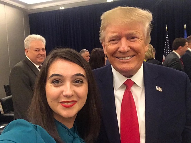 Прес-секретар Зеленського похвалилася селфі з Трампом: їй пригадали архівне фото