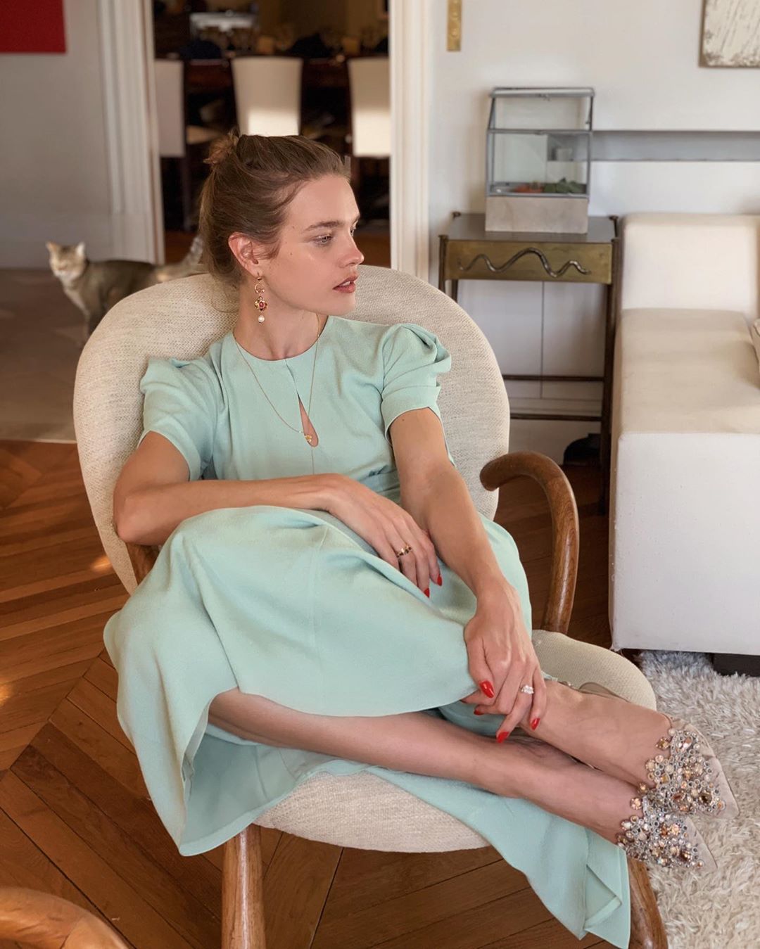 Осенняя классика: Наталья Водянова показывает, как носить теплый брючный костюм