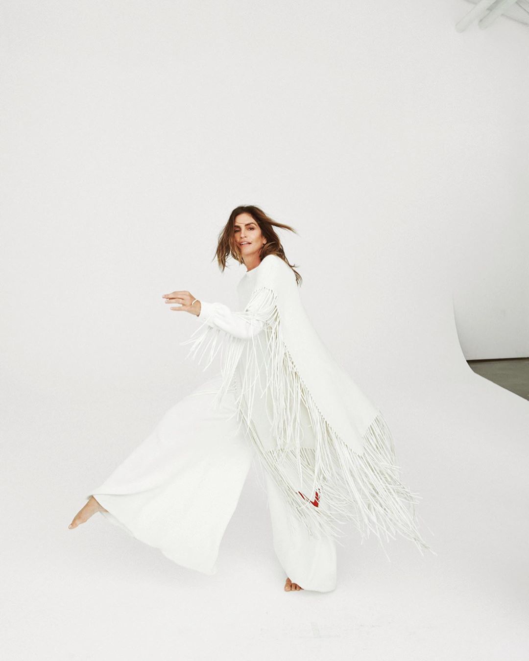 Как же она роскошна! 53-летняя Синди Кроуфорд показала стройное тело в кожаном костюме