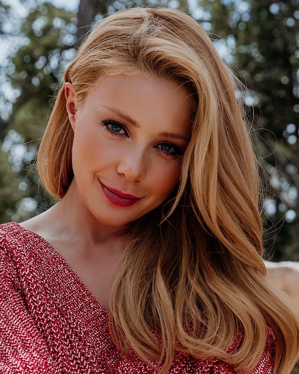 Такая счастливая! Тина Кароль пленила лучезарным магнетическим фото