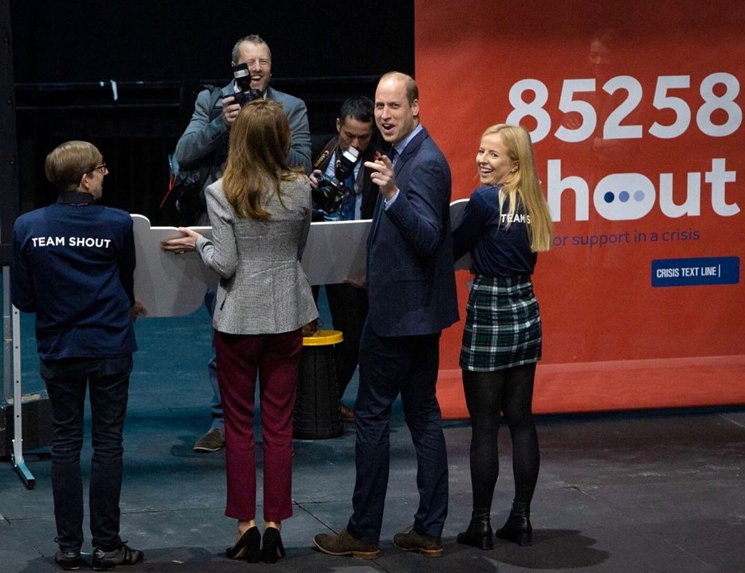 У вузьких брюках і картатому блейзері: Кейт Міддлтон блищить в Лондоні в ефектному діловому вбранні