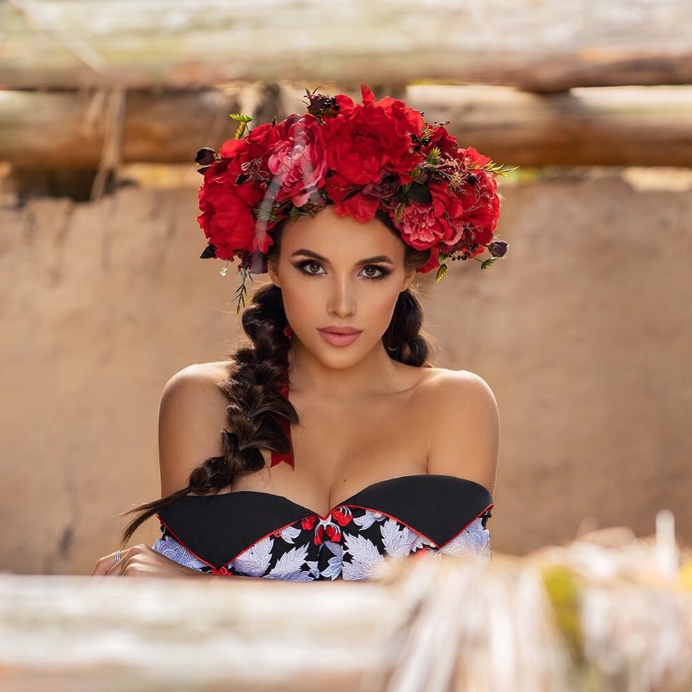 Модель-фармацевт из Таиланда стала Miss International 2019: что известно о красавице (фото)