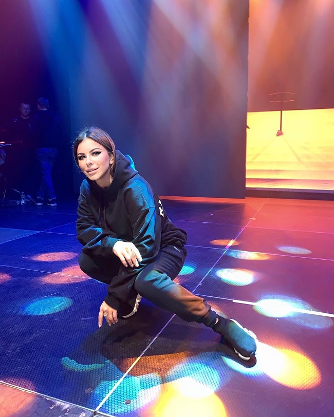 Більше 17 не даси: Ані Лорак вразила молодим виглядом