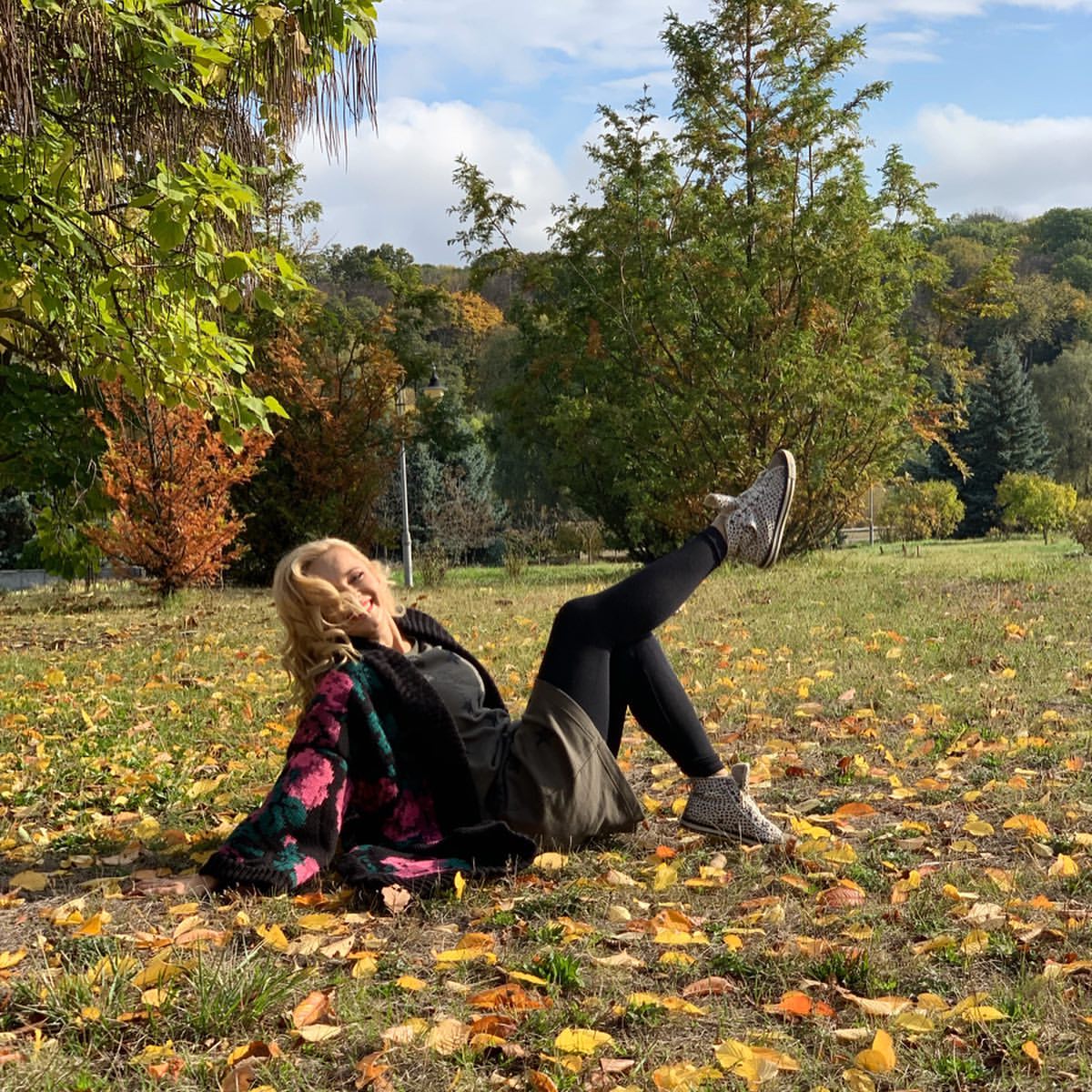 Красива і щаслива: життєрадісна Ребрик заворожила яскравим осіннім фотосетом