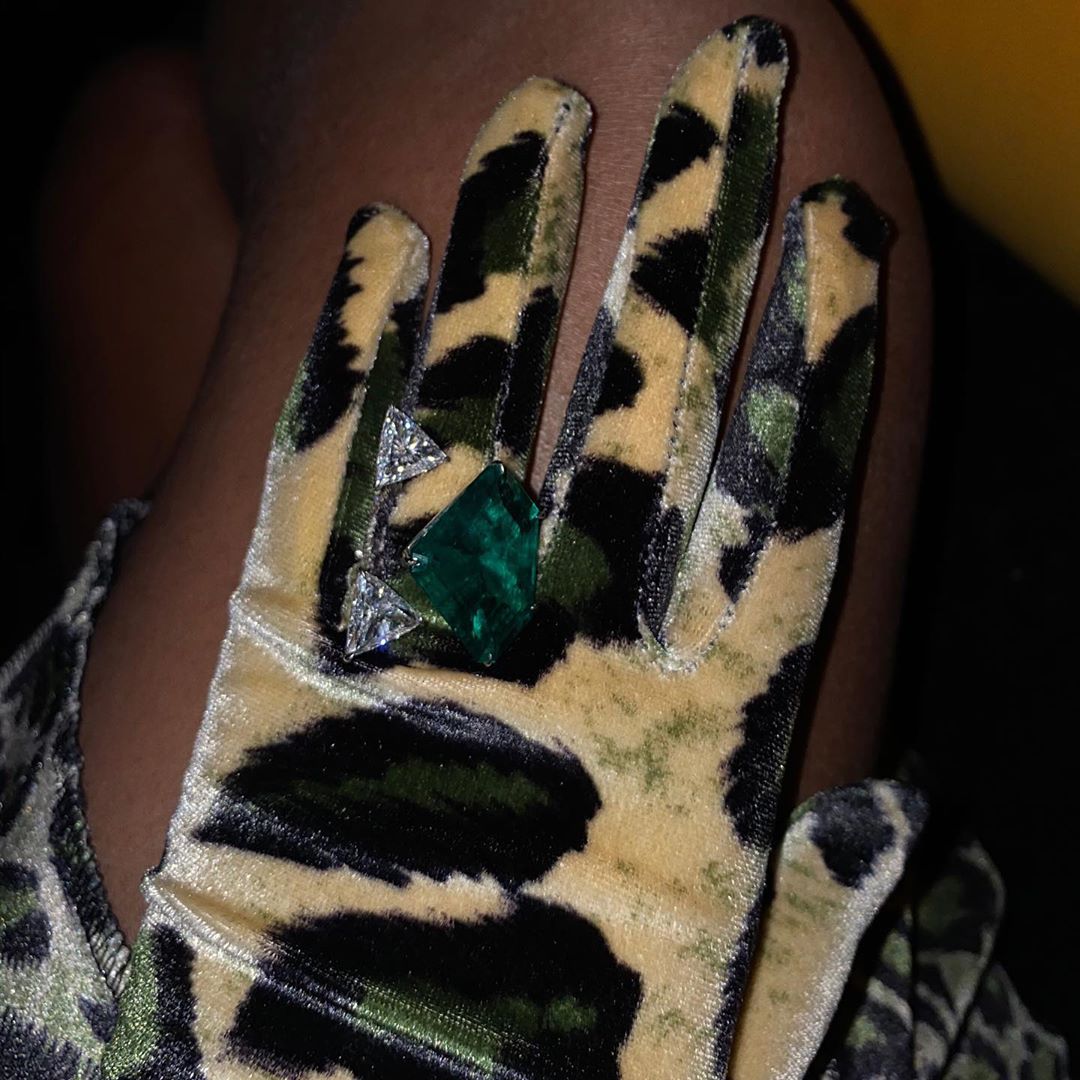 Дикая кошечка: Бейонсе похвасталась соблазнительными формами в леопардовом платье