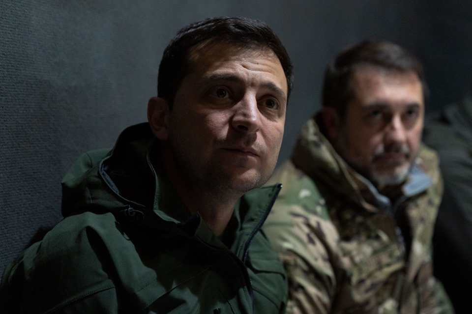 З’явилися фото зі скандальної поїздки Зеленського на Донбас