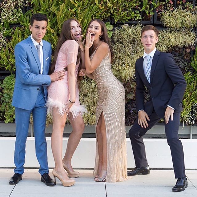 Самая красивая на вечеринке: дочь Оли Поляковой сорвала овации фото в вечернем платье