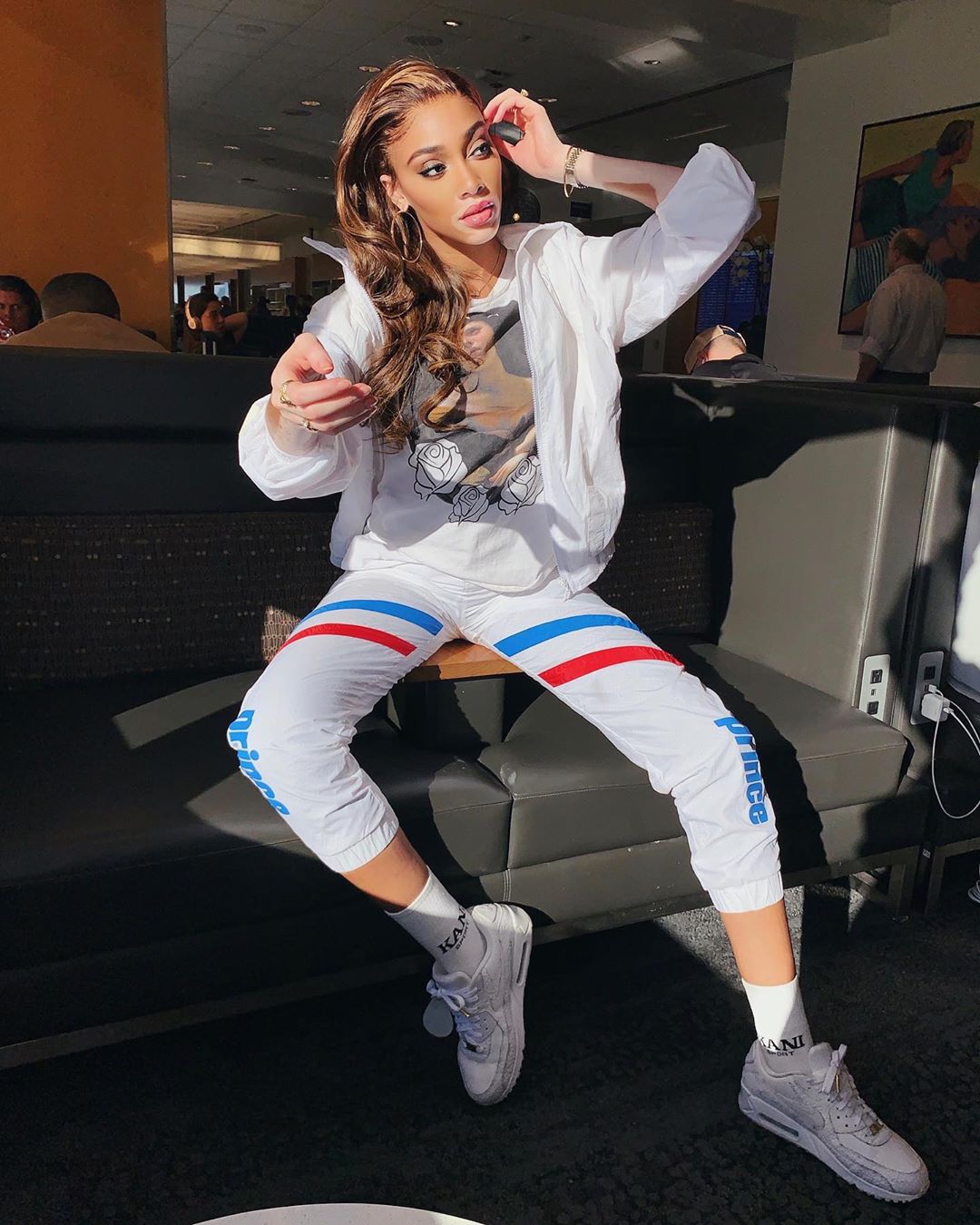 Уроки стиля: Винни Харлоу демонстрирует безупречный образ спорт-шик