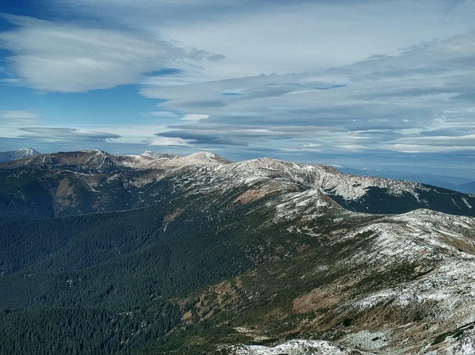 В Карпаты пришла зима: потрясающие фото вершин