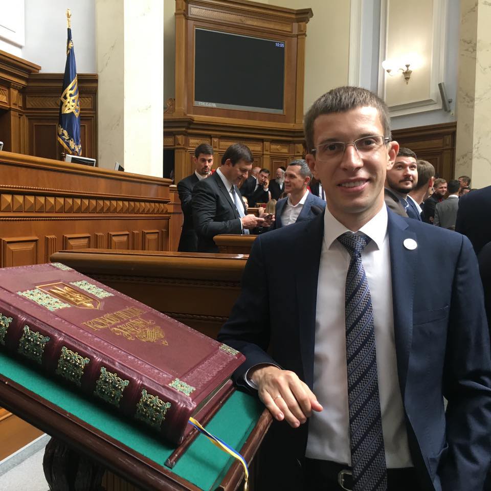 Нардеп влаштував бійку в ресторані Черкас і потрапив до лікарні з розбитою головою