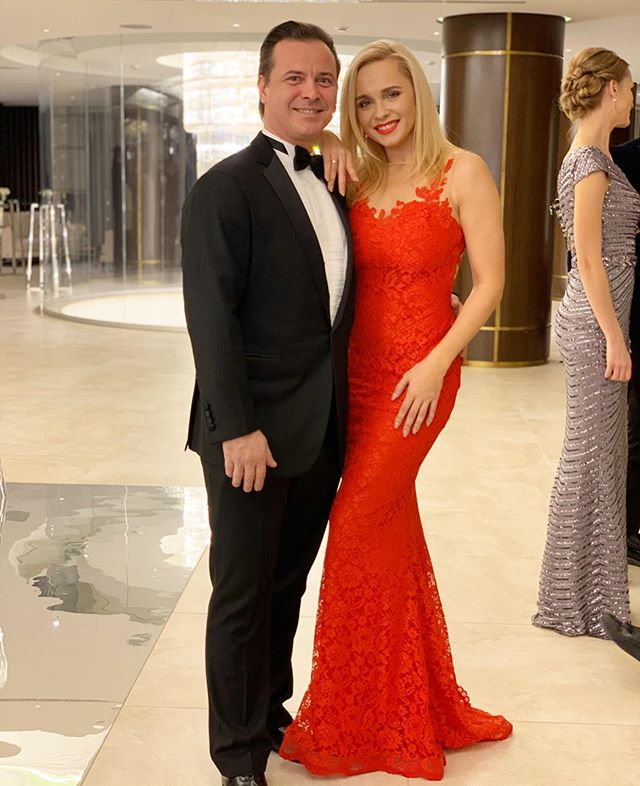 Шалено красиві! Лілія Ребрик в розкішному платті вбила наповал виходом з чоловіком