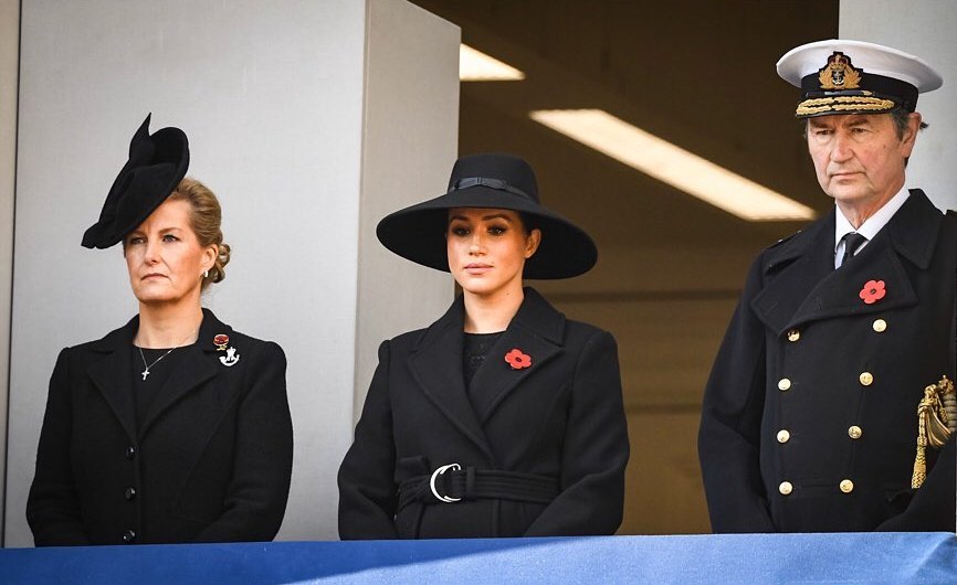 Модна битва: Кейт Міддлтон і Меган Маркл вийшли у світ в стильних нарядах total black