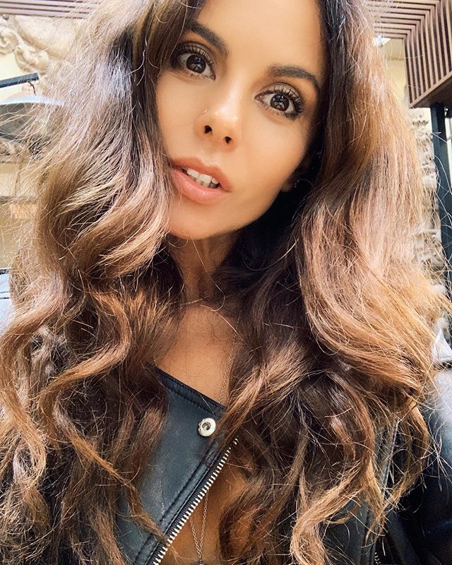 Як лялечка! Ефектна Настя Каменських заворожила магнетичним кадром