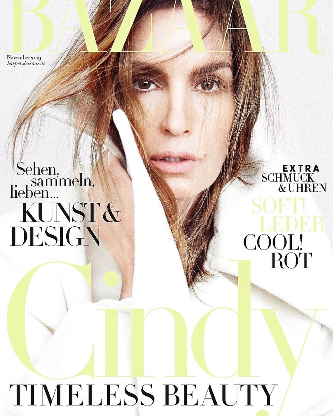 Как же она роскошна! 53-летняя Синди Кроуфорд показала стройное тело в кожаном костюме