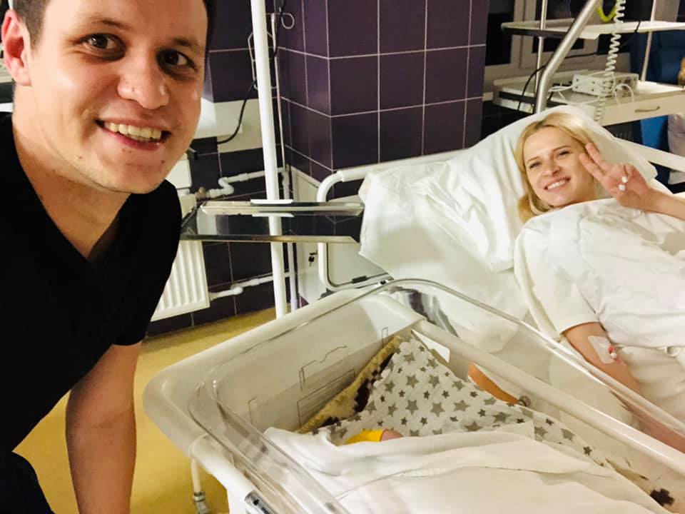 Популярний нардеп вперше став батьком: фото з пологового будинку