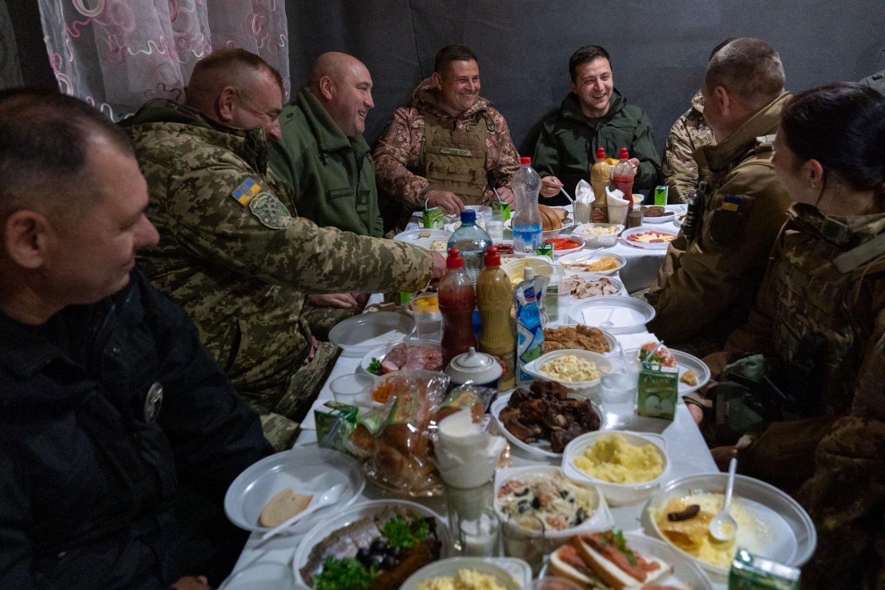 Після візиту Зеленського в Золоте туди нагрянула поліція: що відбувається (відео)