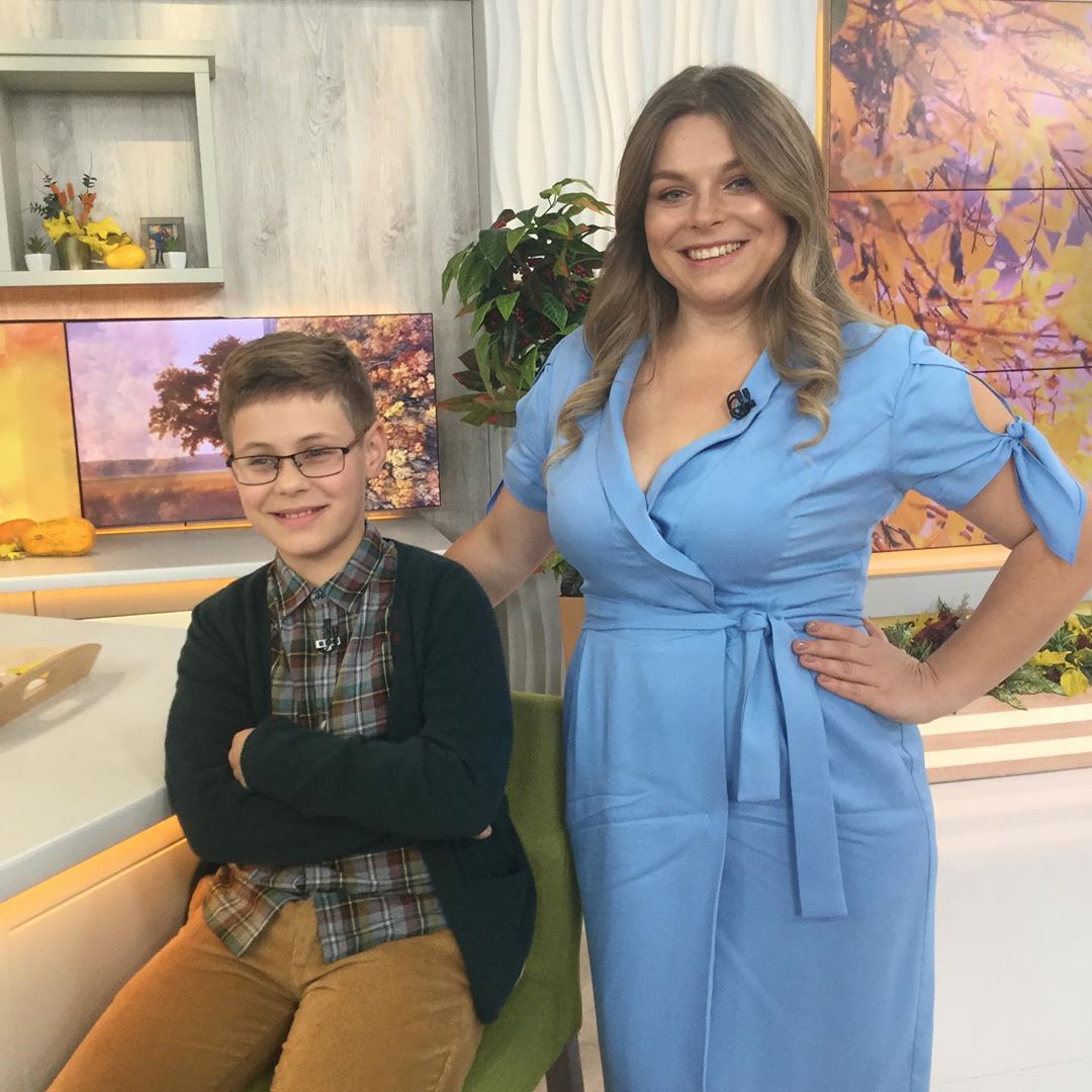 Такой взрослый! Сын Тины Кароль с эффектной мамой появился на своем первом прямом эфире