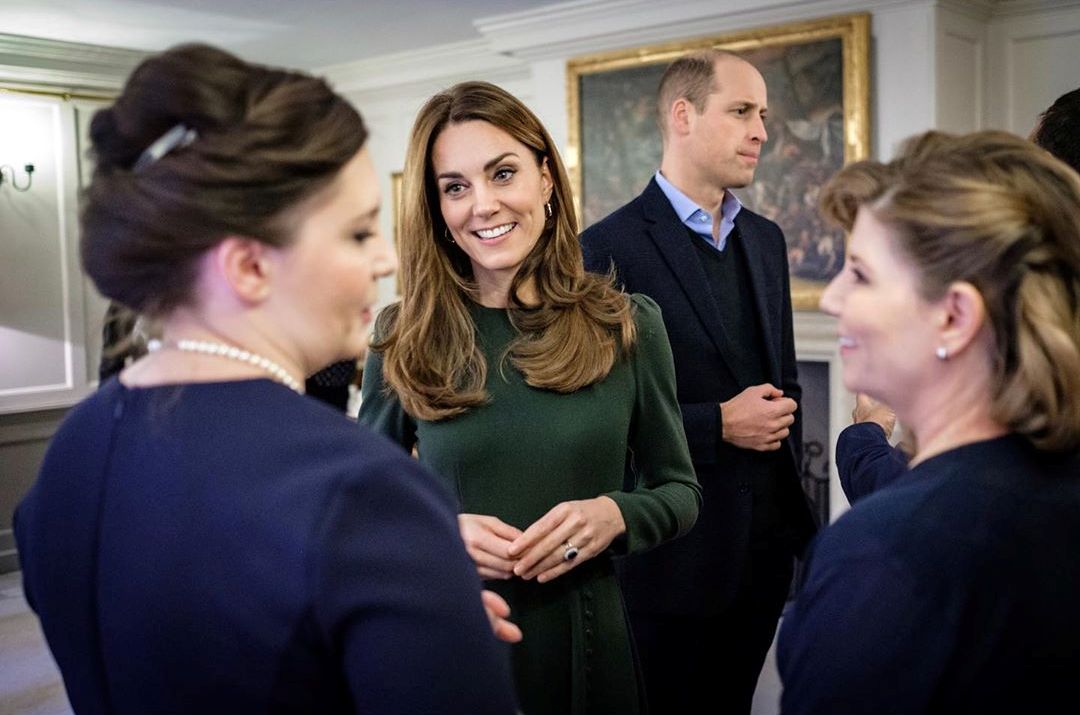 Стильна господиня: Кейт Міддлтон в улюбленій сукні зустріла гостей в Кенсингтонському палаці