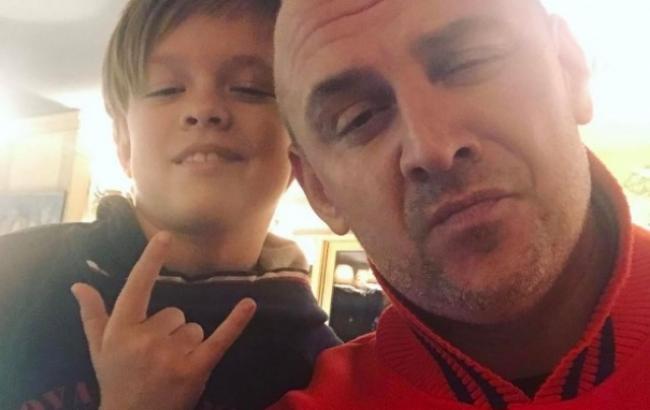 Читалка ще не виросла: Потап із сином "порвали" мережу (відео)