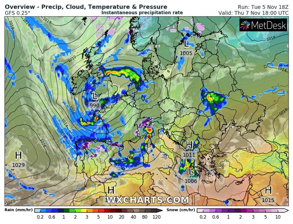 Завтра в Україні очікується похолодання і дощі