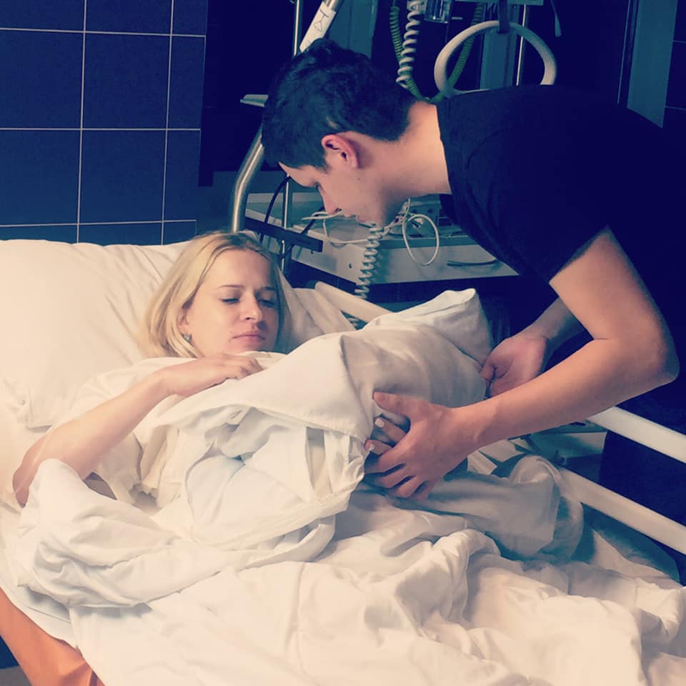 Популярний нардеп вперше став батьком: фото з пологового будинку