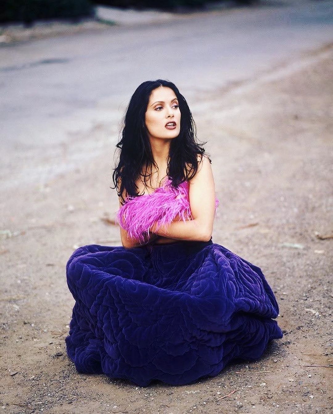 Она не меняется! Сальма Хайек показала редкие архивные кадры из молодости