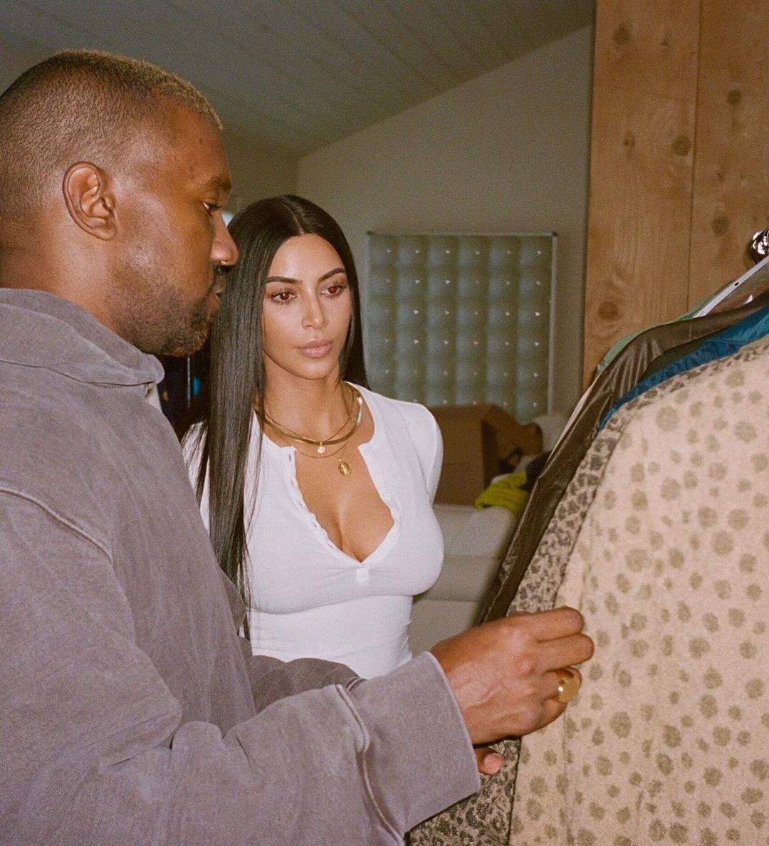 Это так мило! Ким Кардашьян растрогала сеть редкими фото младших детей