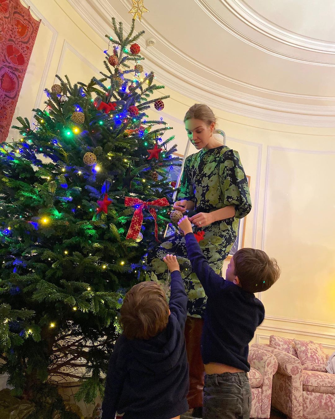 Сімейні вихідні: Наталя Водянова показала рідкісні кадри з близькими людьми