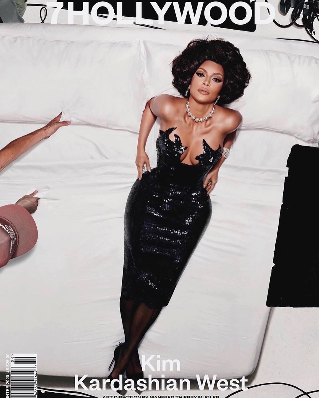 Розкішна діва: Кім Кардашьян блиснула пишними формами у відвертих сукнях Thierry Mugler