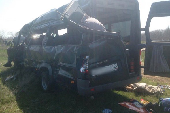 Аварія електрички з автобусом у Криму: зросла кількість постраждалих